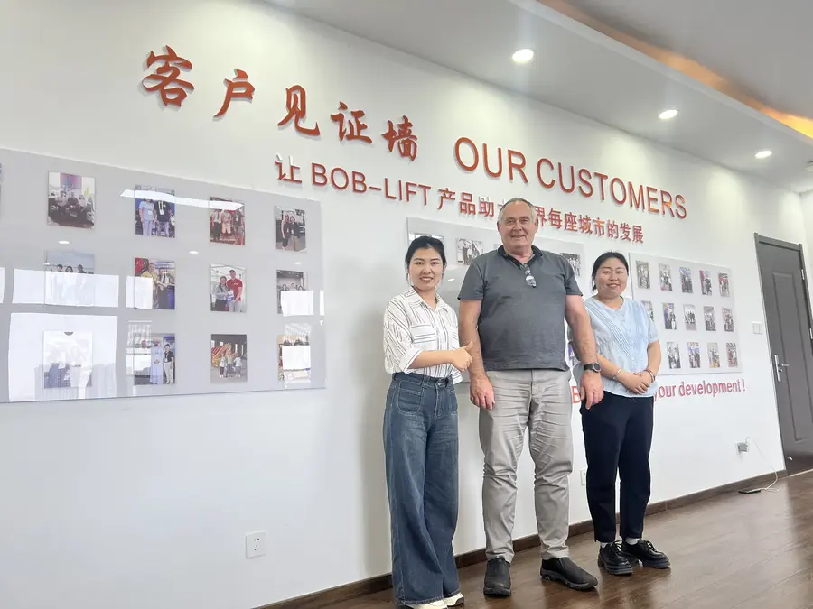 Customers from New Zealand visiting the BOB-LIFT factory