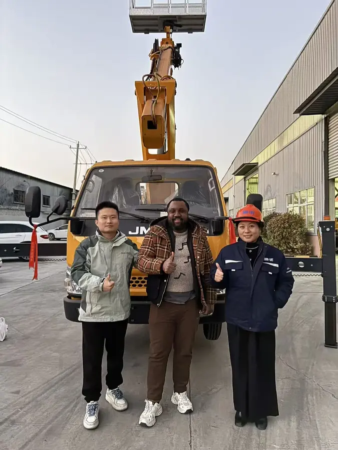 Customers from Nigeria visiting the BOB-LIFT factory