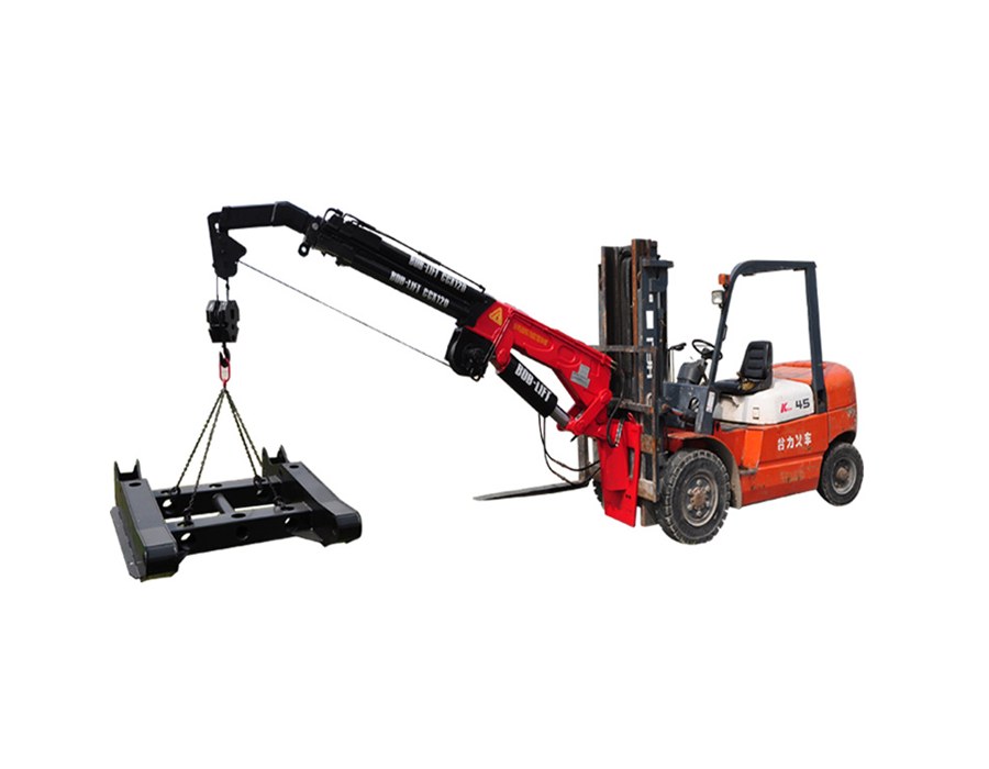 BOB-LIFT رافعات بذراع فلاي جيب للرافعة الشوكية lifting a steel frame on a four-leg chain sling at extended reach