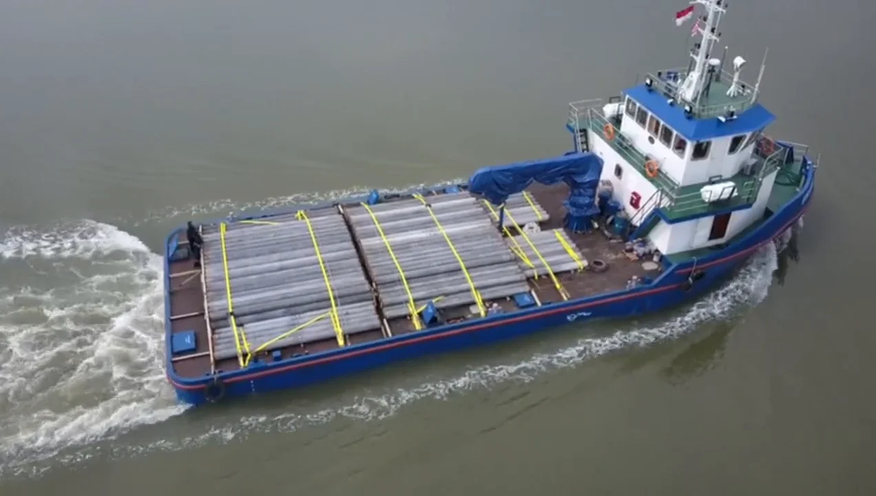 Deck Crane Guide: Types, Outreach and How to Choose a Hydraulic Deck Crane